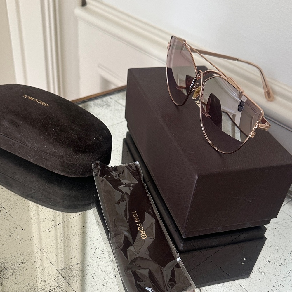 Tom Ford Rose Gold Women's Sunglasses